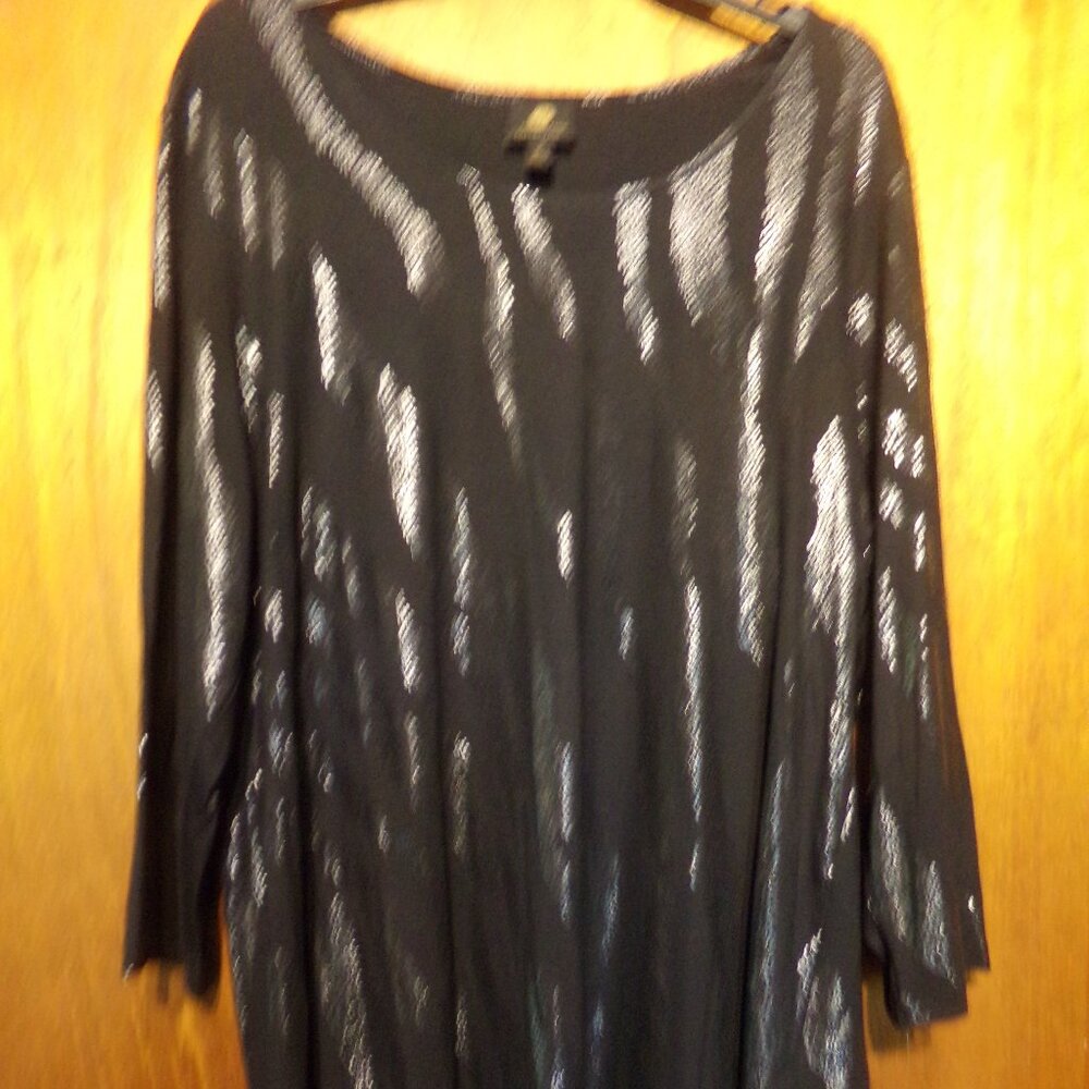 NWT Womens JM Collection Black Embossed Sparkle Tunic Top size 3X